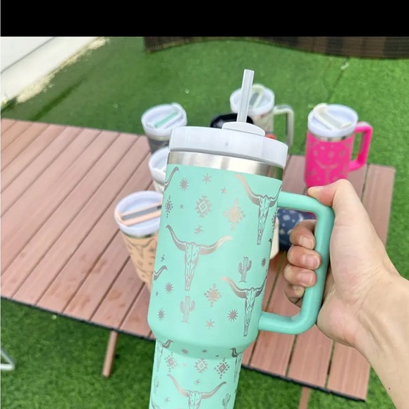 40oz Water tumbler , Laser Cowhead Pattern Water Cup With Straw, Portable Large - Picture 2 of 4